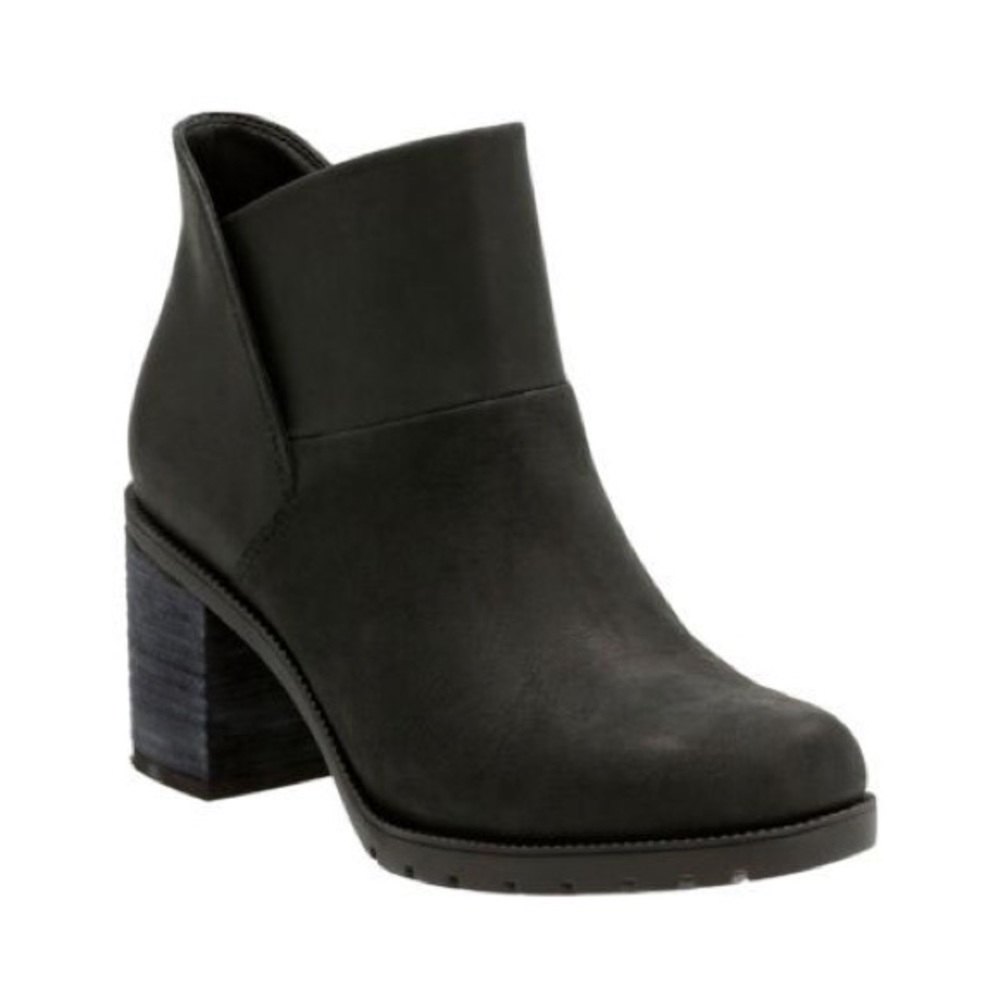 (SOLD) Clarks Malvet Helen Black Nubuck